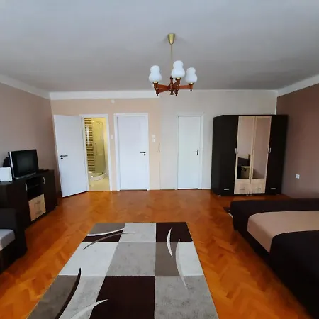 Hotel Pipacs Vendeghaz