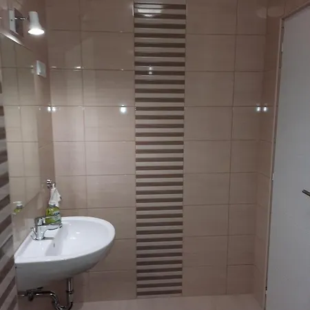 Hotel Pipacs Vendeghaz *