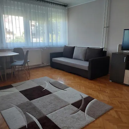 Pipacs Vendeghaz Hotel *