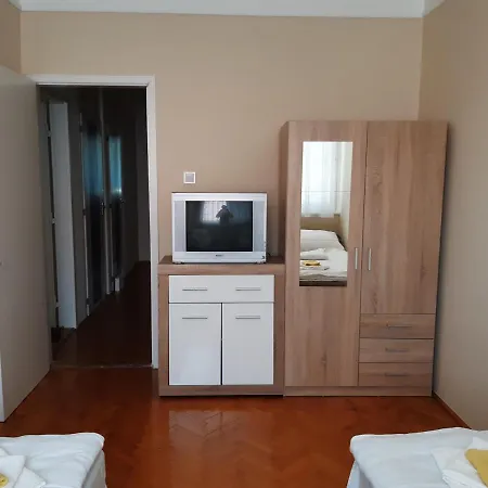 Pipacs Vendeghaz Hotel