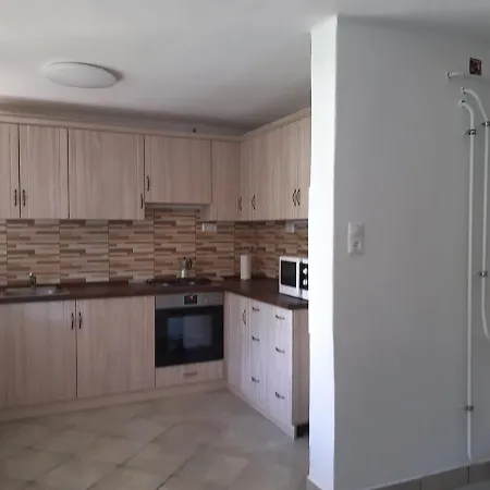 Pipacs Vendeghaz Hotel