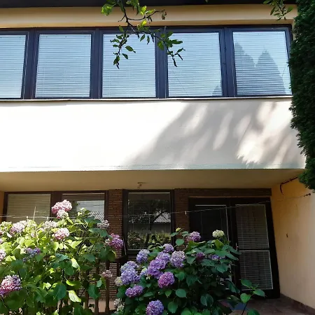 Pipacs Vendeghaz * Eger